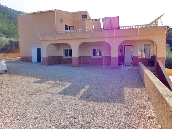 Image No.1-4 Bed Villa / Detached for sale