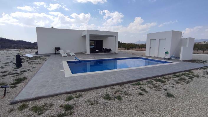 Image No.1-3 Bed Villa / Detached for sale