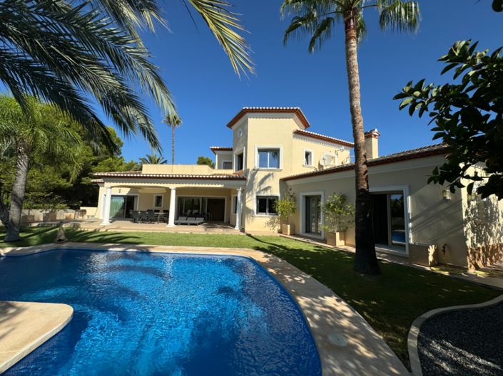 Image No.1-4 Bed Villa for sale