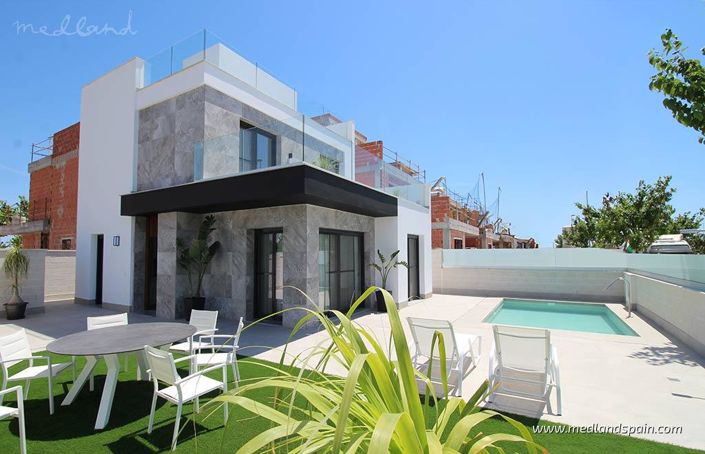 Image No.1-3 Bed Villa for sale