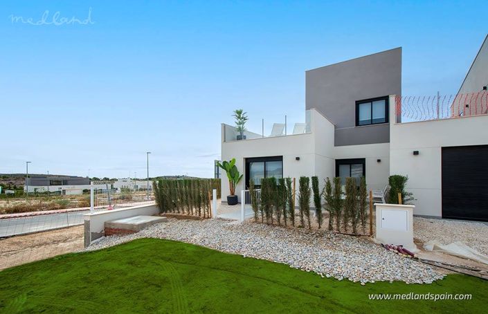 Image No.1-3 Bed Villa for sale