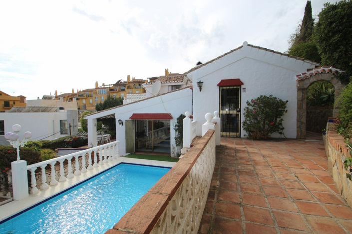 Image No.1-4 Bed Villa for sale