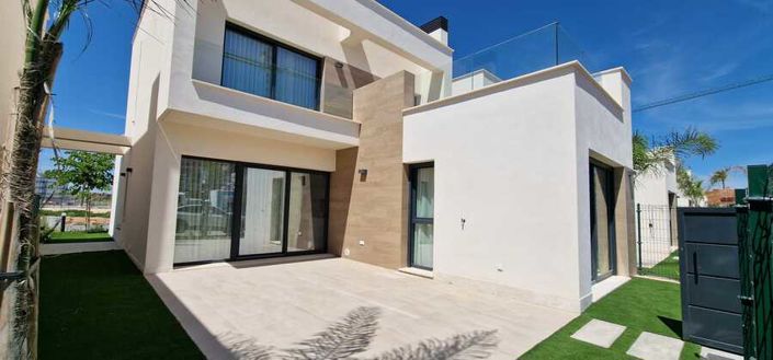 Image No.1-3 Bed Villa for sale