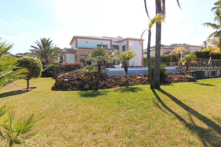 Image No.1-5 Bed Villa for sale