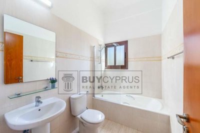 Detached Villa For Sale  in  Peyia