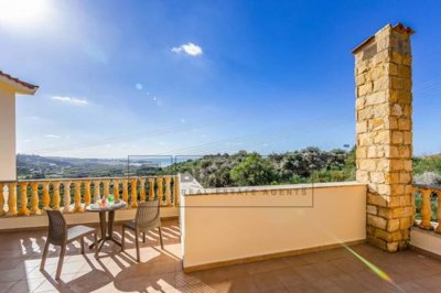 Detached Villa For Sale  in  Peyia