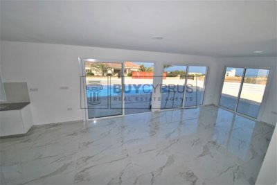 Detached Villa For Sale  in  Sea Caves