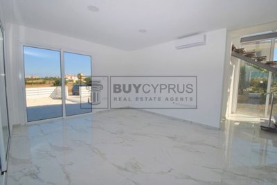 Detached Villa For Sale  in  Sea Caves