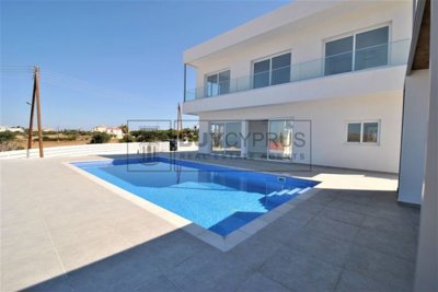 Detached Villa For Sale  in  Sea Caves