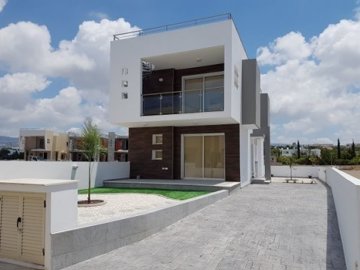 BRAND NEW MODERN VILLAS IN CHLORAKA