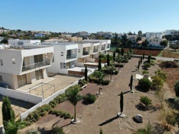 BRAND NEW MODERN VILLAS IN CHLORAKA