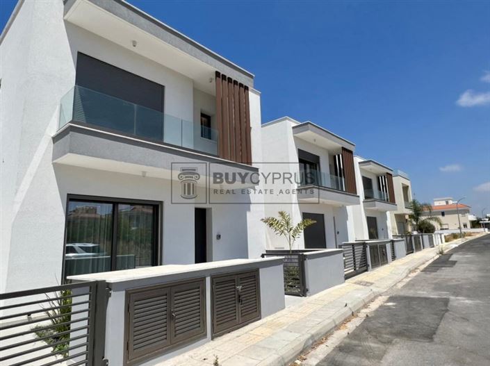 Image No.1-3 Bed Villa for sale