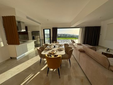 Penthouse For Sale  in  Chlorakas