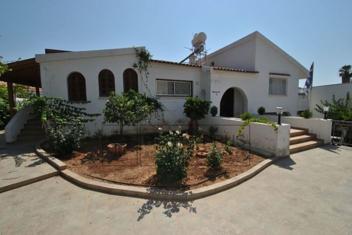 Image No.1-2 Bed Villa for sale