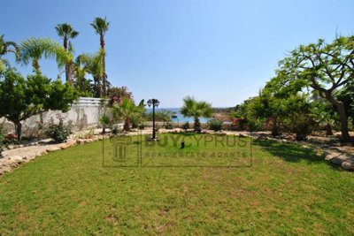 Detached Villa For Sale  in  Coral Bay