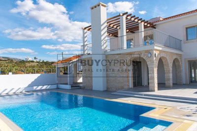 Detached Villa For Sale  in  Peyia