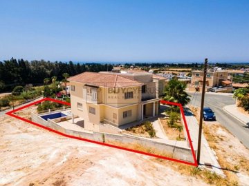 Detached Villa For Sale  in  Timi