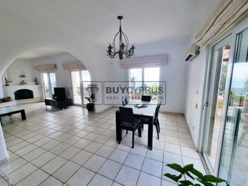 Detached Villa For Sale  in  Kamares - Tala