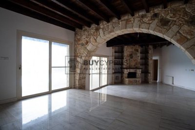 Detached Villa For Sale  in  Neo Chorio