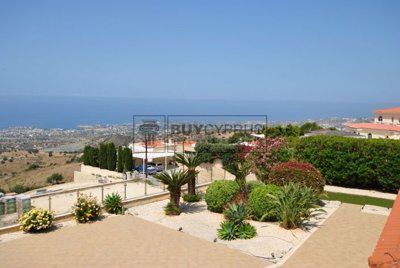 Detached Villa For Sale  in  Akoursos