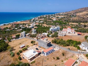 Building For Sale  in  Pomos