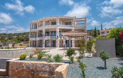 Detached Villa For Sale  in  Sea Caves