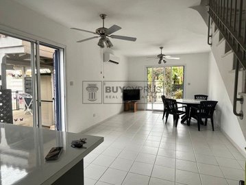 Town House For Sale  in  Universal