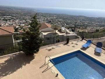 Detached Villa For Sale  in  Peyia