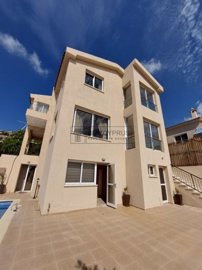 Detached Villa For Sale  in  Peyia