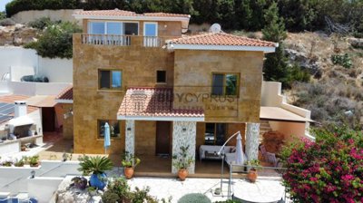 Detached Villa For Sale  in  Chlorakas