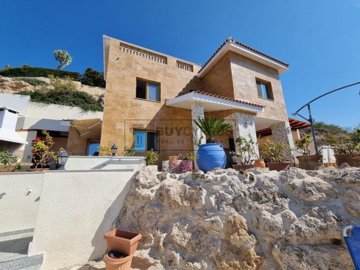 Detached Villa For Sale  in  Chlorakas