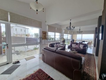 Detached Villa For Sale  in  Coral Bay