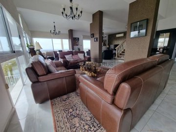 Detached Villa For Sale  in  Coral Bay