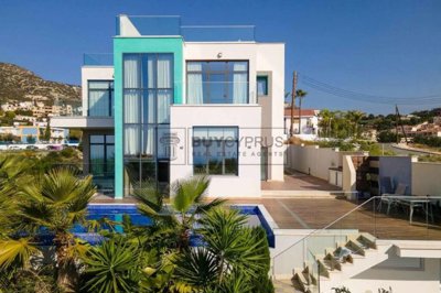 Detached Villa For Sale  in  Peyia