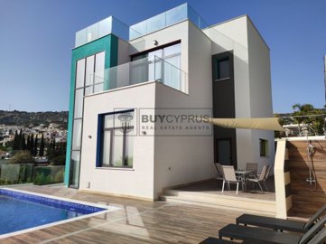 Detached Villa For Sale  in  Peyia