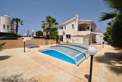 Detached Villa For Sale  in  Chlorakas