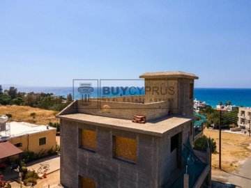 Building For Sale  in  Pomos