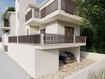 Building For Sale  in  Pomos