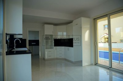 Detached Villa For Sale  in  Kissonerga