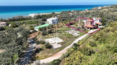 Detached Villa For Sale  in  Nea Dimmata