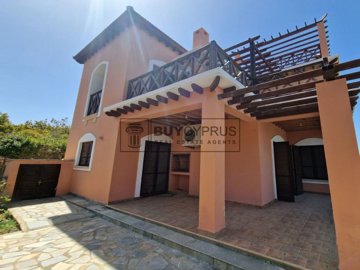 Detached Villa For Sale  in  Nea Dimmata