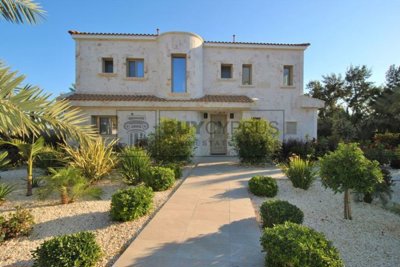 Detached Villa For Sale  in  Sea Caves