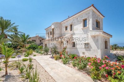 Detached Villa For Sale  in  Sea Caves