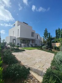 Detached Villa For Sale  in  Peyia