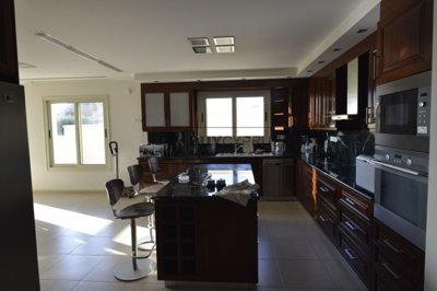 Detached Villa For Sale  in  Peyia