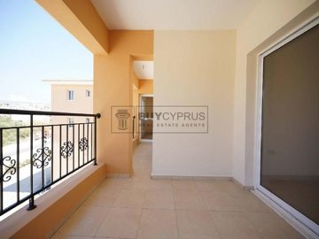 Apartment For Sale  in  Chlorakas