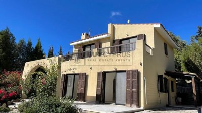 Detached Villa For Sale  in  Kamares - Tala