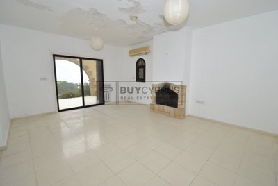 Detached Villa For Sale  in  Kamares - Tala