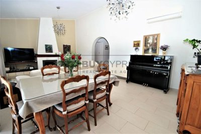 Detached Villa For Sale  in  Kamares - Tala