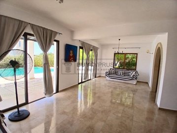 Detached Villa For Sale  in  Sea Caves